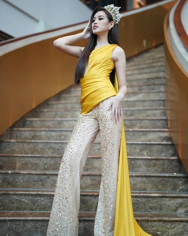 Những bộ cánh kém xinh của dàn Hoa hậu Việt thời gian qua-2