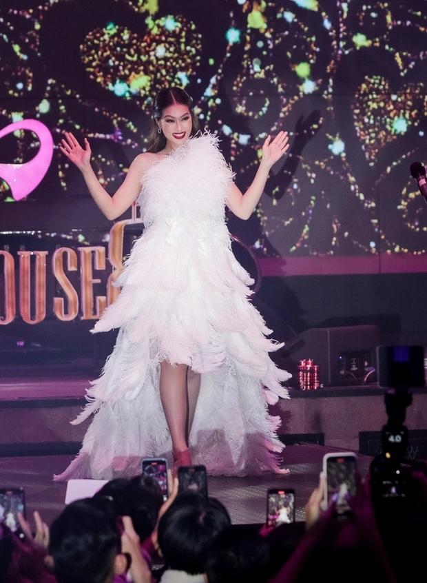 Những bộ cánh kém xinh của dàn Hoa hậu Việt thời gian qua-3