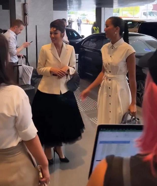 Những bộ cánh kém xinh của dàn Hoa hậu Việt thời gian qua-6