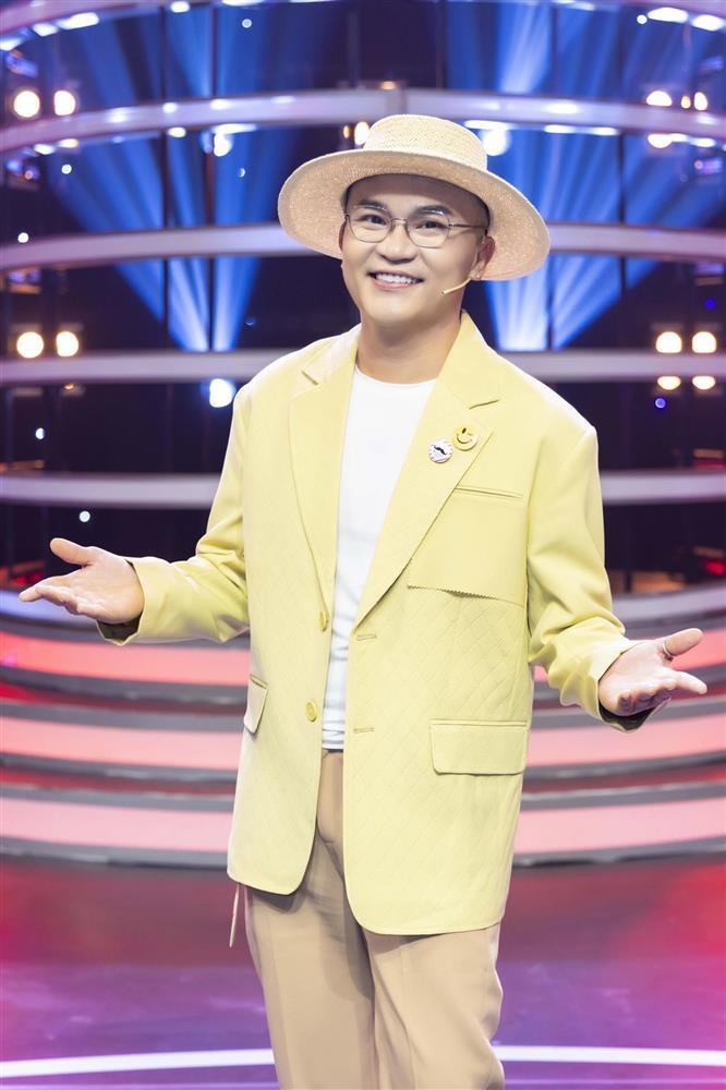 Đại Nghĩa đội mũ kín mít, lần đầu lộ diện hậu cạo trọc đi tu-3