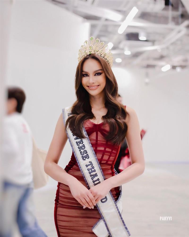 Miss Universe Thailand 2022 khẳng định đẳng cấp khi đụng váy Engfa-9