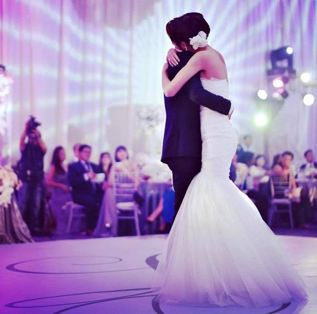 Rung động trước những thiết kế váy cưới đẹp mơ màng của NTK Chung Thanh  Phong - Tạp chí Đẹp
