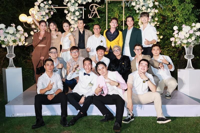 Quẩy đám cưới Masew, Liên Bỉnh Phát - Trọng Hiếu lộ body 6 múi-2