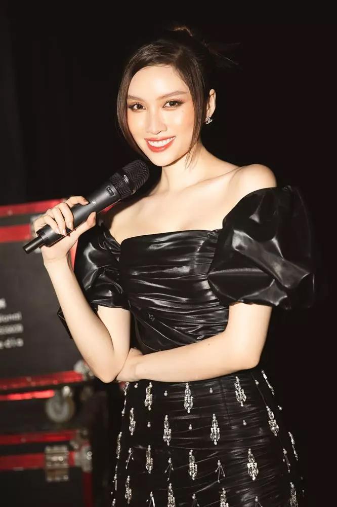 MC nổi tiếng bị tung ảnh dìm hàng, lộ vóc dáng kém nuột-4