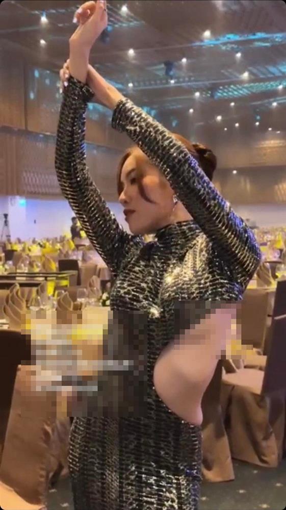 MC nổi tiếng bị tung ảnh dìm hàng, lộ vóc dáng kém nuột-3