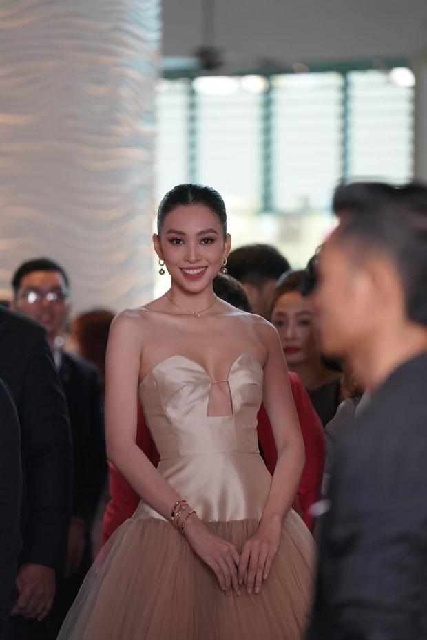 Vy Oanh đụng hàng Tiểu Vy: Mẹ 3 con có bị hoa hậu Gen Z lấn át?-4