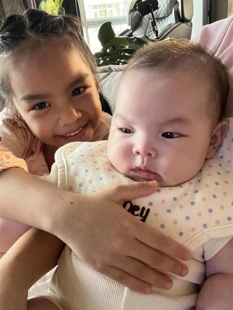 Điểm chung ngoại hình 3 con gái Phạm Quỳnh Anh-4