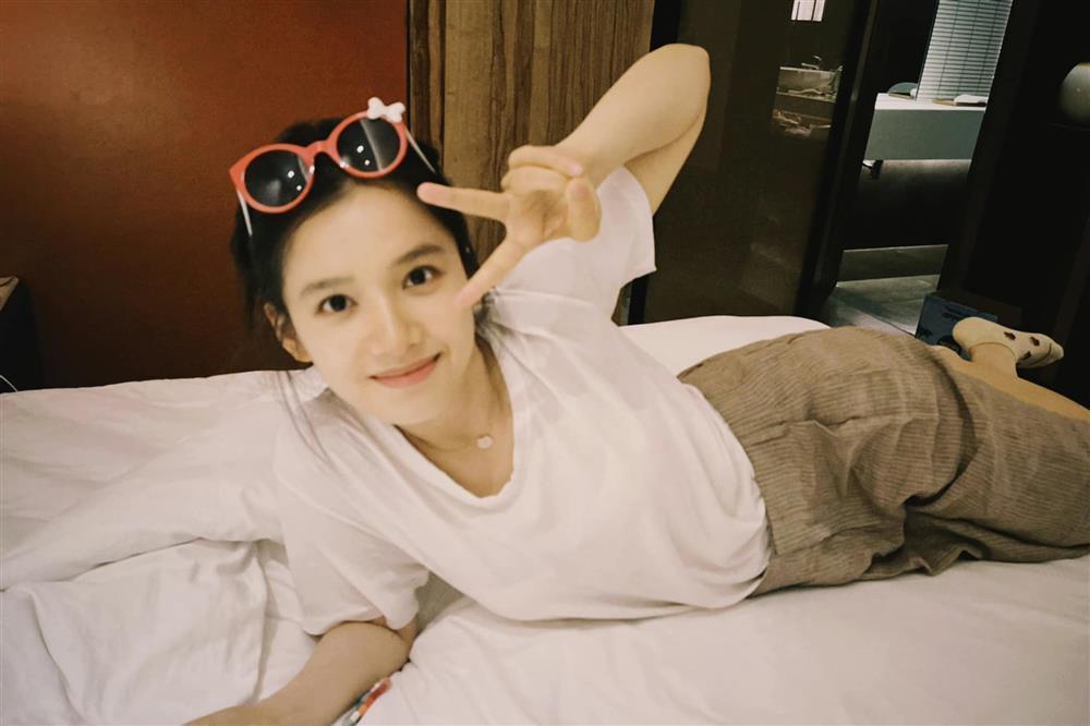 Cặp đôi được khen vì chịu để lộ mụn, không cần cà mặt khi lên phim-9