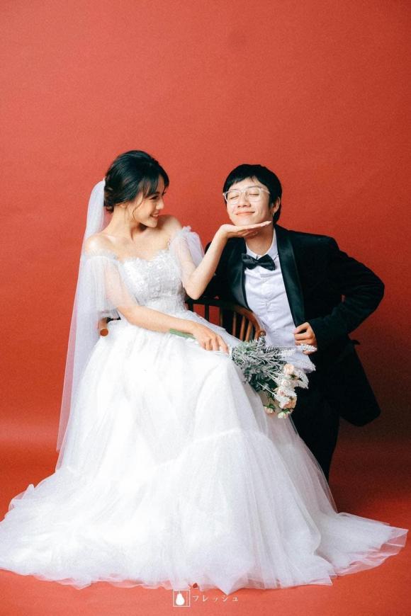 Chàng trai cưới được vợ xinh nhờ bức ảnh hôn má 23 năm trước-4