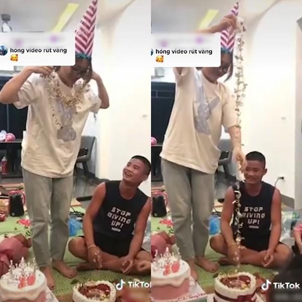 Chồng chơi lớn tặng vợ bánh kem đựng nhân 20 lượng vàng-4