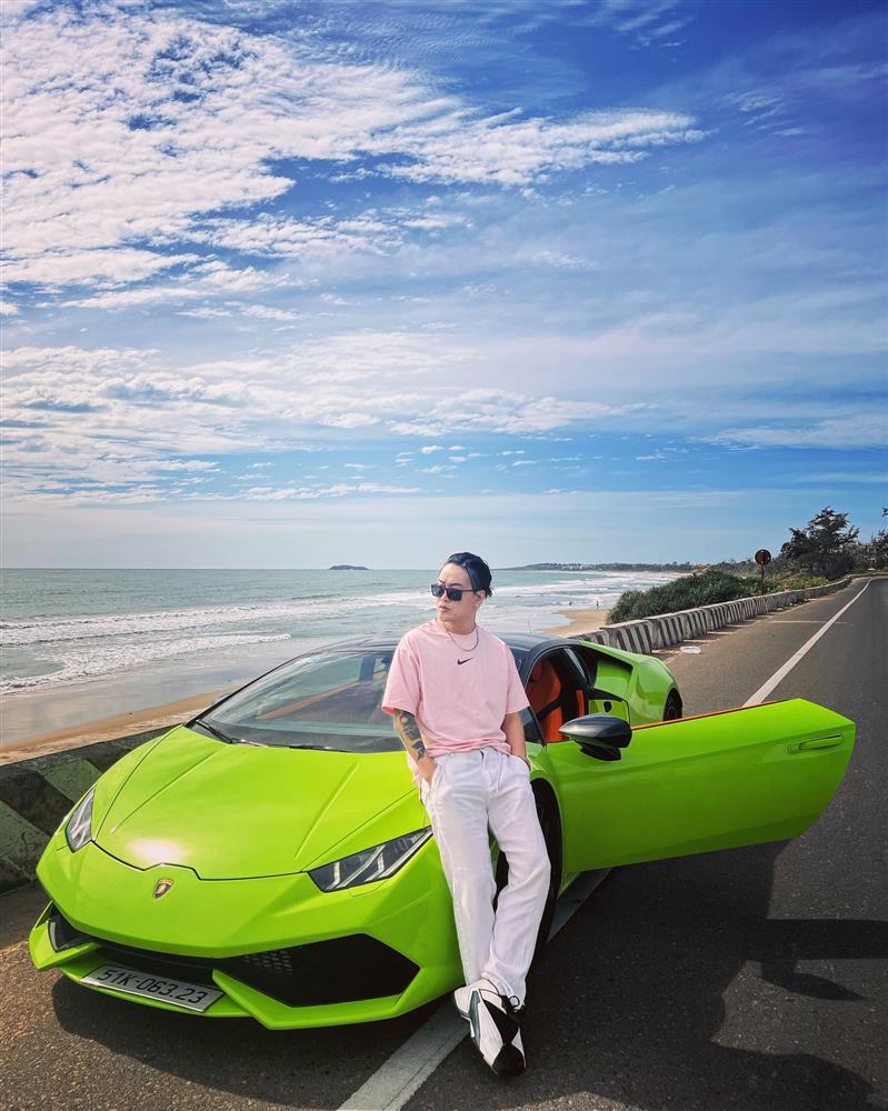 Cuộc sống chanh sả của TiTi, xe hơi nhiều như cơm bữa-4