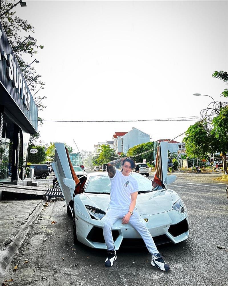Cuộc sống chanh sả của TiTi, xe hơi nhiều như cơm bữa-3