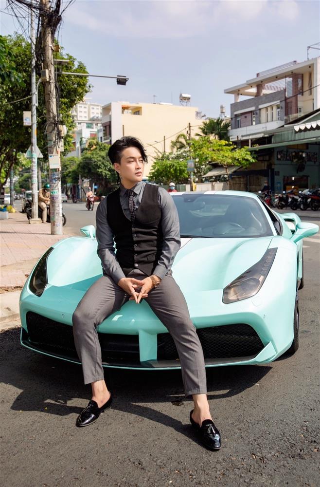 Cuộc sống chanh sả của TiTi, xe hơi nhiều như cơm bữa-7