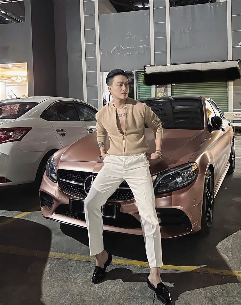 Cuộc sống chanh sả của TiTi, xe hơi nhiều như cơm bữa-8