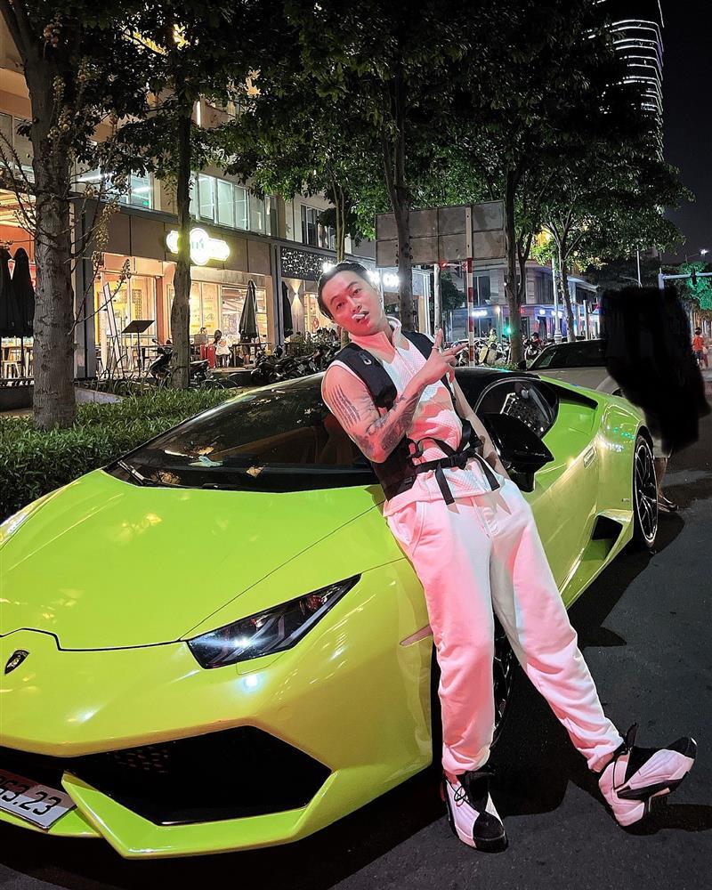 Cuộc sống chanh sả của TiTi, xe hơi nhiều như cơm bữa-9