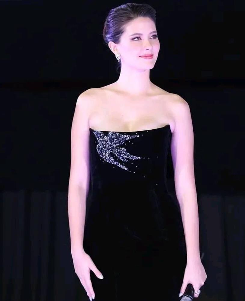 Miss Universe 2011 nói về sắc đẹp, netizen réo chủ tịch Miss Grand-6