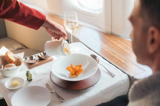 Vì sao nhiều hãng bay không còn đầu tư vào khoang hạng nhất?