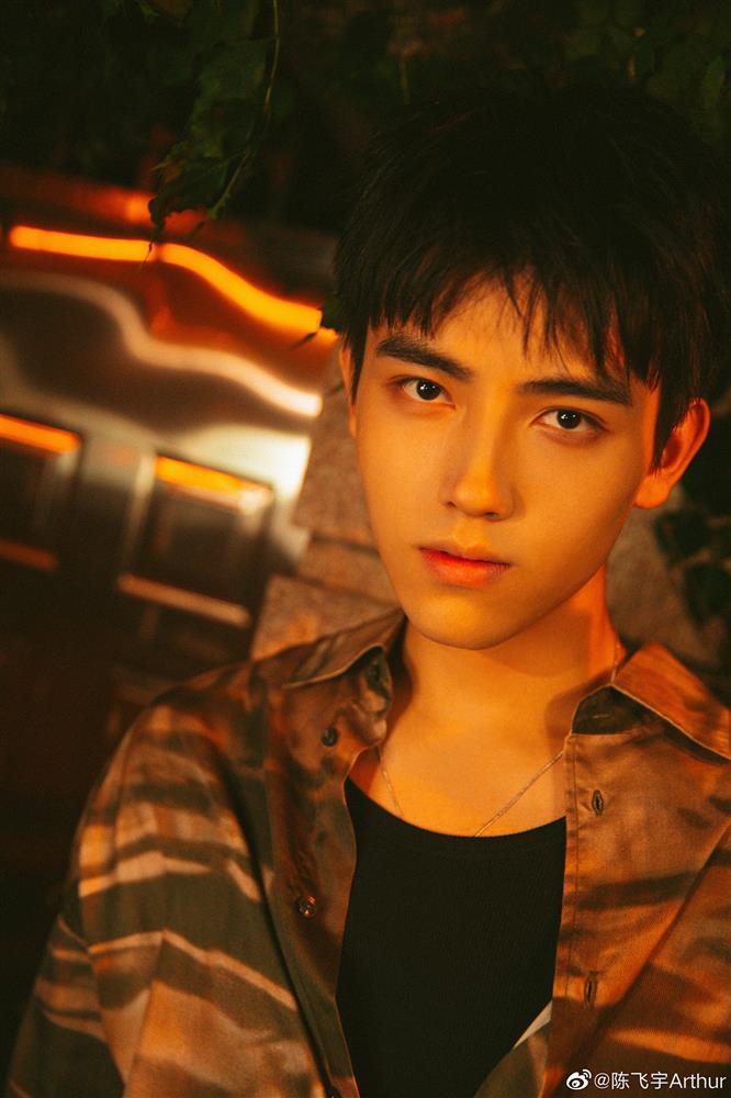 Thái tử Cbiz Trần Phi Vũ thoát mác ăn bám bố mẹ-4