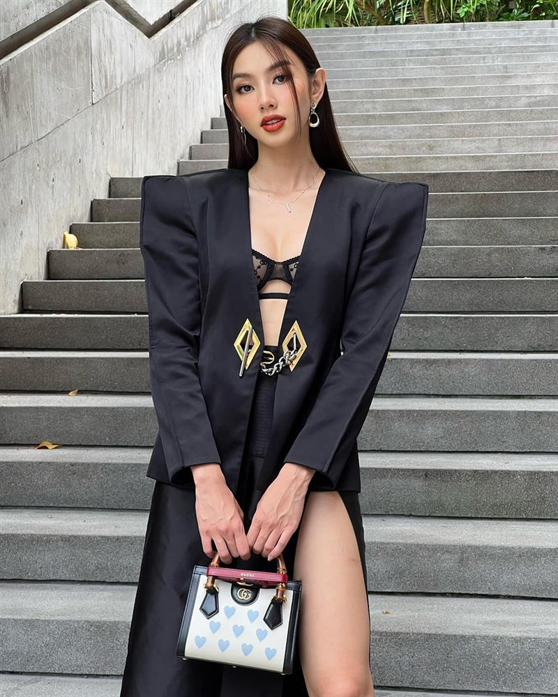 Thùy Tiên lộ dấu hiệu lão hóa khó cải thiện khi sexy dạo phố-3