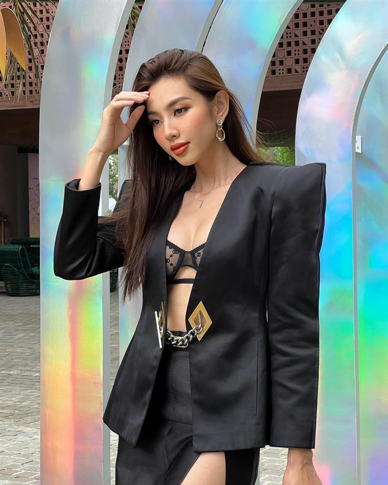 Thùy Tiên lộ dấu hiệu lão hóa khó cải thiện khi sexy dạo phố-1