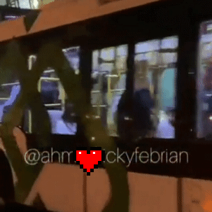 Haechan (NCT) bị bắt gặp chửi thề, tập hít xà khi xe bus đang chạy-2