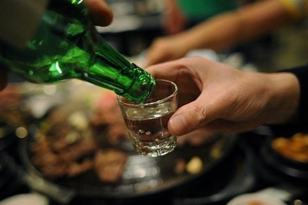 600 học sinh ngộ độc ở Nha Trang: Suất cơm 70 nghìn kém chất lượng-6