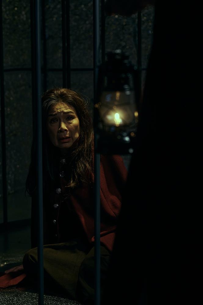 Rợn người với màn độc thoại 2 tính cách nhân vật của NSND Kim Xuân-5