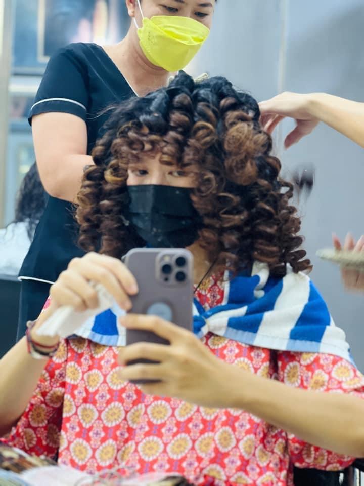 Vợ Lý Hải lên tiếng khi tóc mới bị chê xấu, hỏng-2