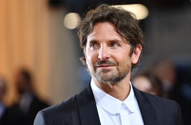 Chris Evans đã vượt những ai để thành sao nam quyến rũ nhất năm 2022-16