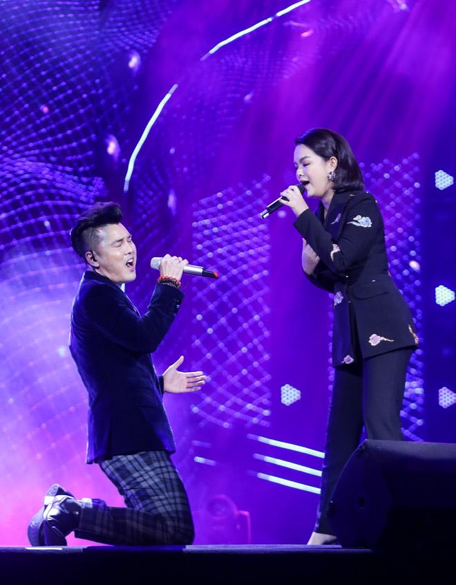 Muôn kiểu quỳ gối của sao Việt trên sân khấu-8