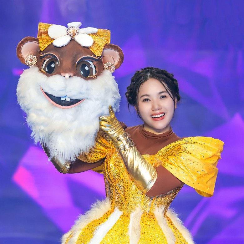 Tí Nâu Thùy Chi chuộng style trang điểm có như không-3