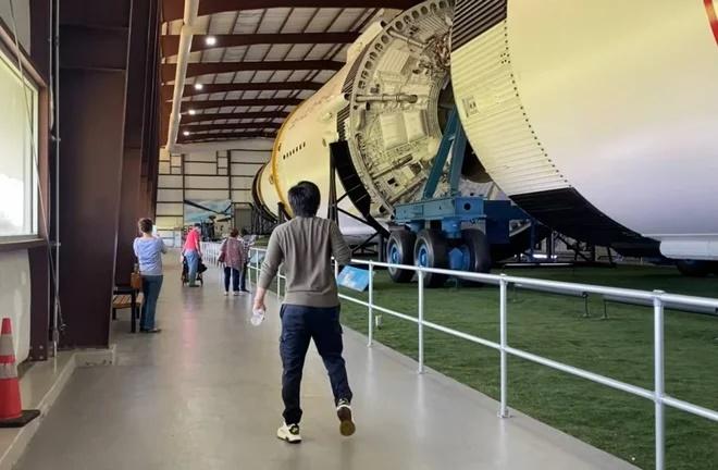 Khoa Pug chi 5 tỷ kéo chân, tuyển nhặt rau lương 1,2 tỷ/năm-6