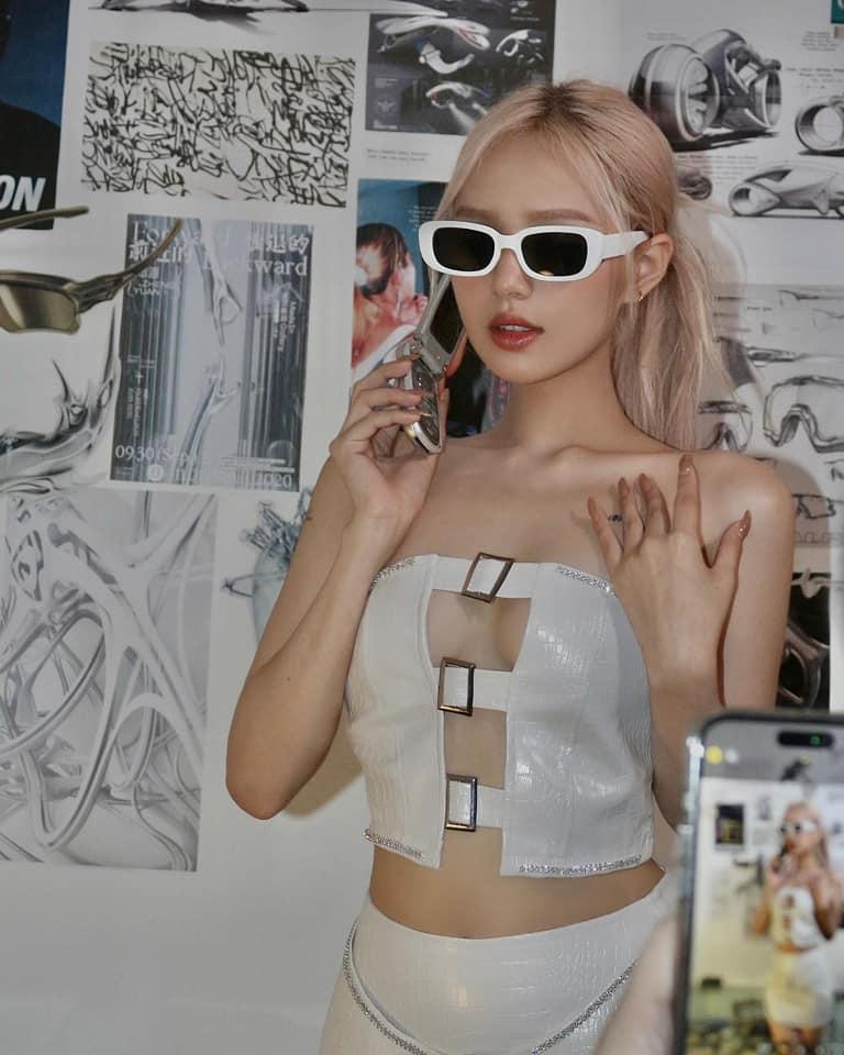 Hiếm hoi đăng ảnh hở bạo, Xoài Non bị mỉa tả tơi ngoại hình-3