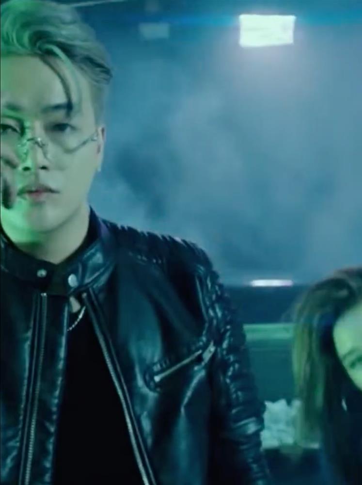 TiTi tay cầm tiền điệu nghệ sau khi bị bắt gặp tại sòng bạc Campuchia-5