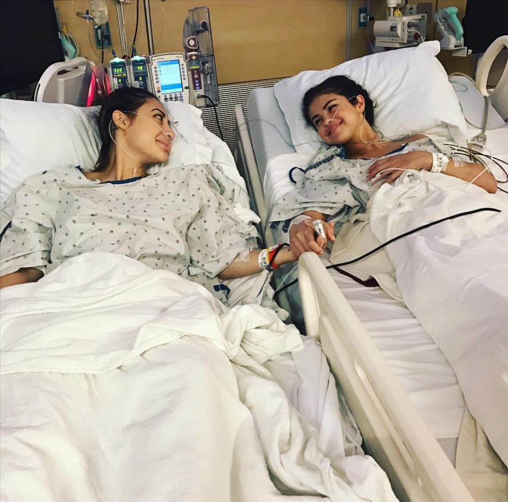 Selena Gomez forced her best friend Francia Raisa to donate her kidney when she wasn't ready?-1
