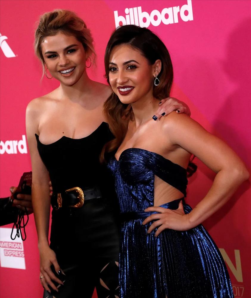 Selena Gomez forced her best friend Francia Raisa to donate her kidney when she wasn't ready?-2