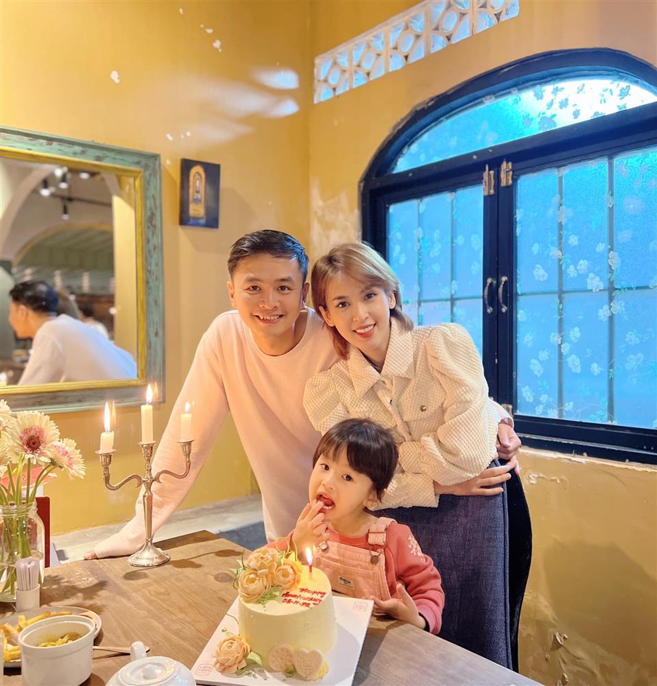 Tin showbiz Việt ngày 9/11: Lê Dương Bảo Lâm đọ sắc anh em Vbiz-11