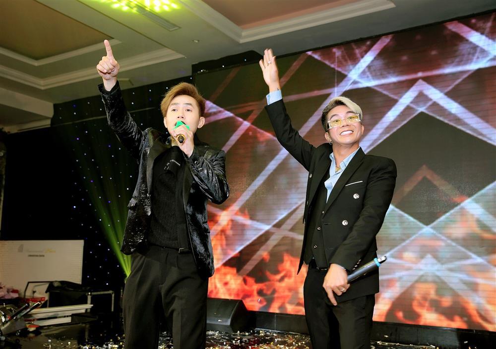 2 thành viên nhóm Huyền Thoại sau 17 năm: Khánh Trung đi hát trở lại-3