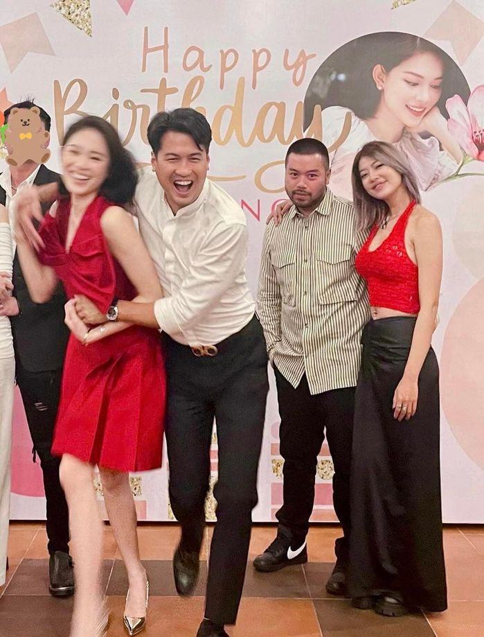 Loạt ảnh dính như sam của Linh Rin và hôn phu con nhà tỷ phú-9