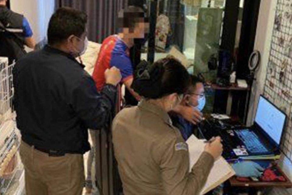 Đăng 1.823 video khiêu dâm mỗi năm, một thầy giáo bị bắt-1