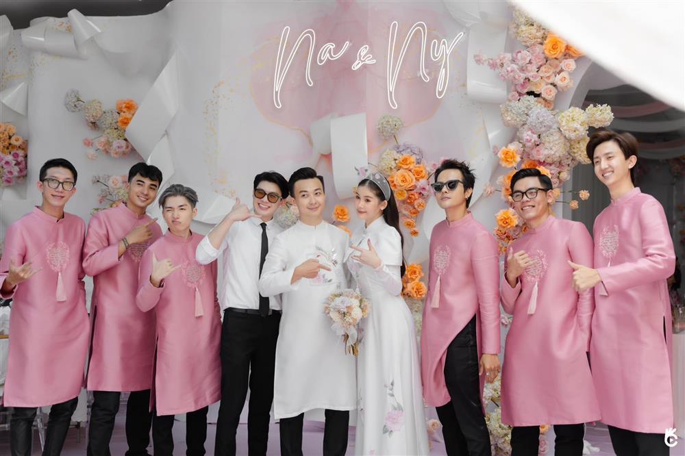 Lê Âu Ngân Anh xả hết ảnh đám hỏi, 2 chi tiết gây cười-18