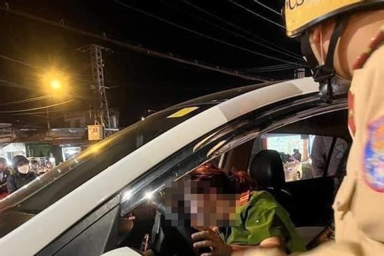 Nữ thiếu tá gây tai nạn bị phạt 46 triệu đồng, tước giấy phép lái xe