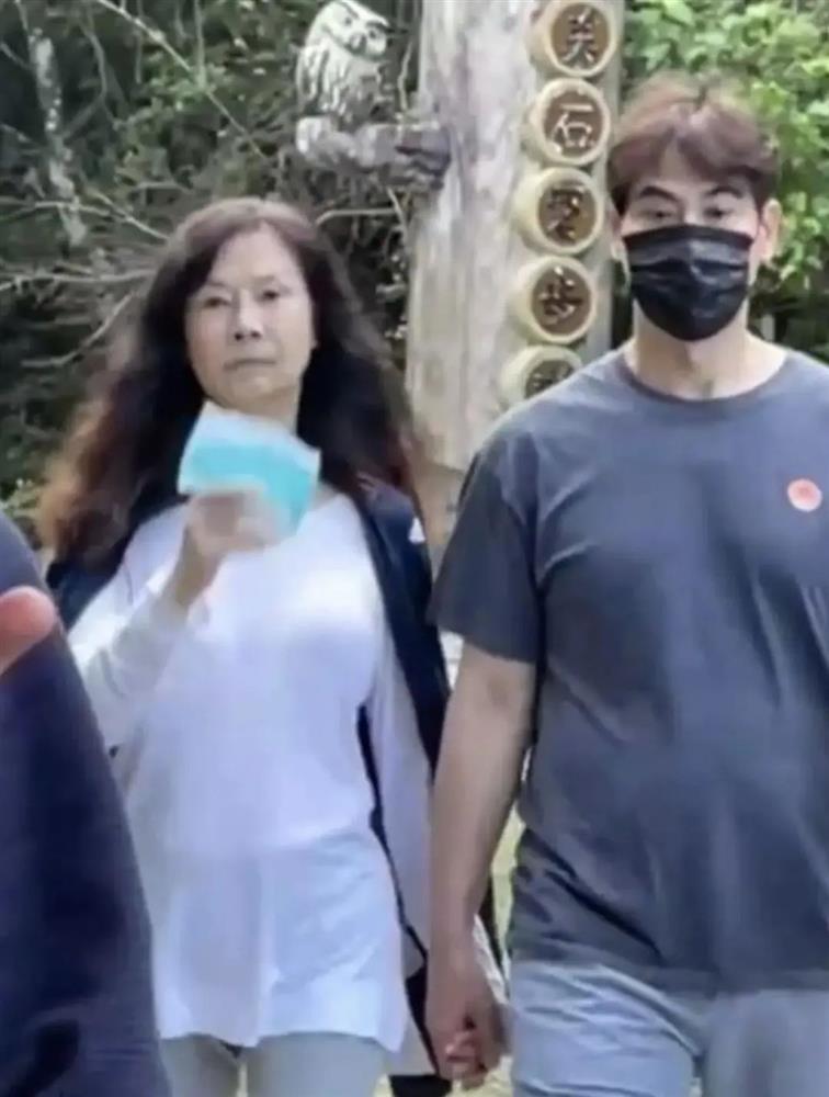 Không nhận ra ngọc nữ Quỳnh Dao Du Tiểu Phàm hiện tại-2