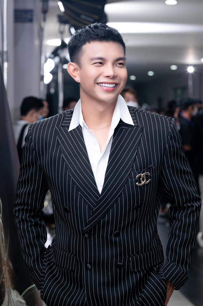 Đỗ Long phủ nhận liên quan status tiền bạc của Hoàng Thùy-2