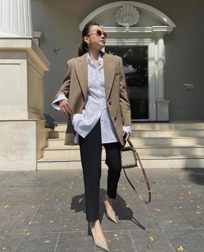 Phối áo sơ mi dáng rộng cá tính, hack tuổi như Thanh Hằng-5