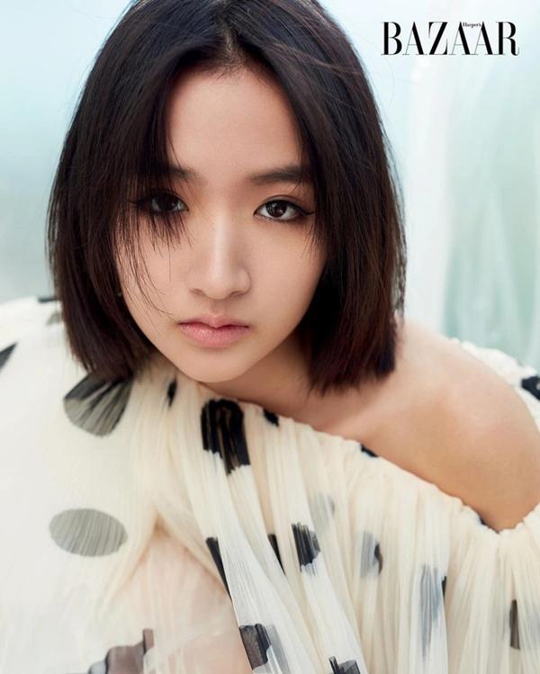 Diễn viên 18 tuổi được Cổ Thiên Lạc o bế-5