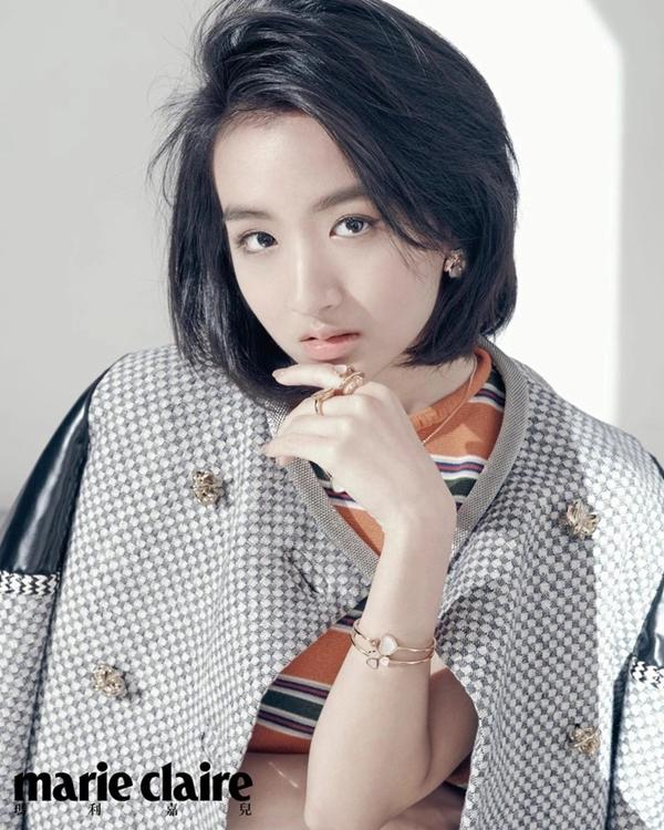 Diễn viên 18 tuổi được Cổ Thiên Lạc o bế-6