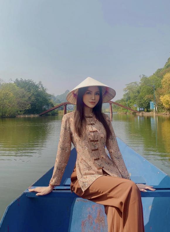 Con dâu tỷ phú Hoàng Kiều về Việt Nam, nhan sắc cực xịn-4