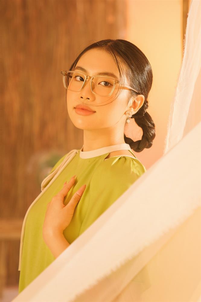 Phương Mỹ Chi hát tình cảm nhưng fan lại không dám nhìn mặt-1