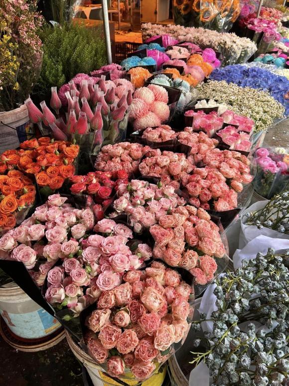 Hà Tăng lẻ bóng dạo phố cực chất với tông màu nâu bà già-2